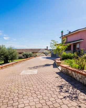 VILLA SINGOLA A MENTANA