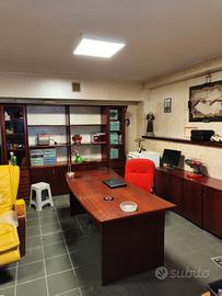 arredamento da ufficio   in legno massello Padouk