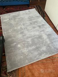 Tappeto grigio chiaro