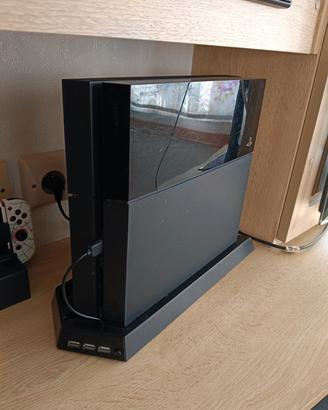 ps4 usata funzionante con 11 giochi funzionanti