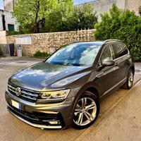 Volkswagen Tiguan 2.0 TDI 4MOTION Advanced R-LINE