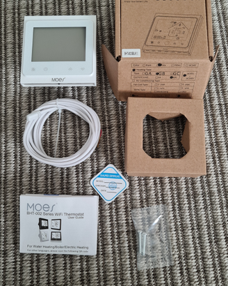 Termostati per riscaldamento elettrico apavimento