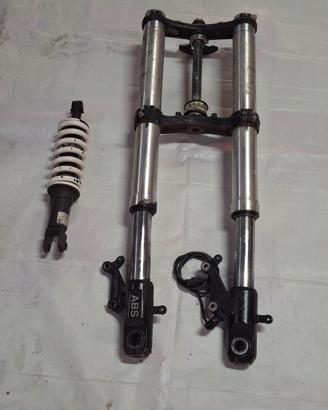 FORCELLA,CERCHI,IMPIANTO FRENANTE BMW C 600 SPORT