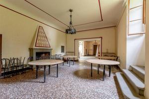 Rustico / Casale di 1600 m² con più di 5 locali e 
