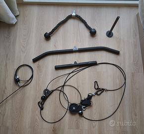 Attrezzi lat machine