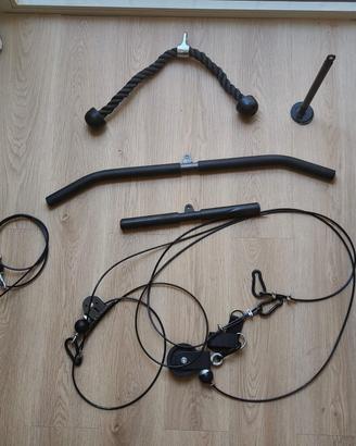 Attrezzi lat machine