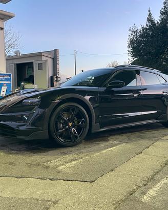 Porsche Taycan Cross Turismo 4 / APPROVED