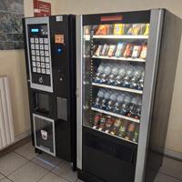 distributore automatico caffè, snack e bevande 