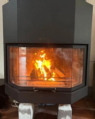 Termocamino a legna Girolami  27,5 kW - Come nuovo