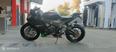Aprilia rsv4 2010 R