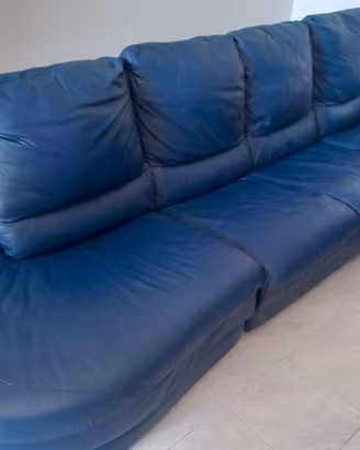Divano in pelle blu di Divani e Divani by Natuzzi