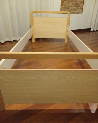 Letto singolo con testiera