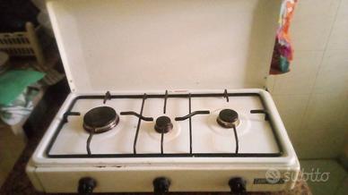 Fornello a tre fuochi