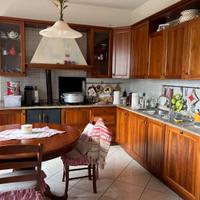 Cucina completa in legno