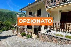 3 LOCALI A FERRARA DI MONTE BALDO