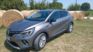 Renault Captur 1600 Full-Hybrid Intense