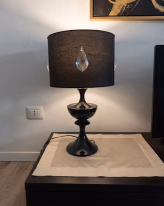 Lampada da tavolo Kare nera