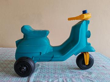 TRICICLO in plastica vespa lambretta