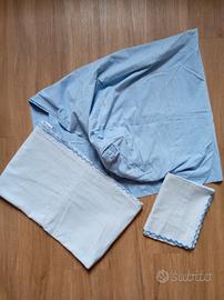 Completo lenzuola singolo azzurro, in cotone.
