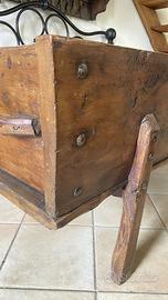 Madia antica in legno massello