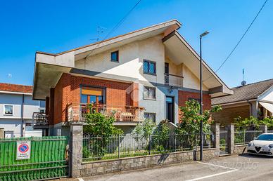 VILLA SINGOLA A BEINASCO