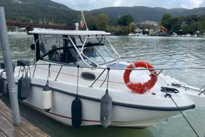 Boston Whaler 255 Conquest anno 2009