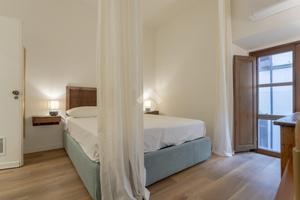 MONOLOCALE A FIRENZE