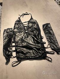 Babydoll in similpelle con guanti