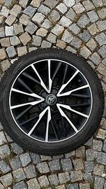 4 gomme antineve Pirelli Winter con cerchi in lega