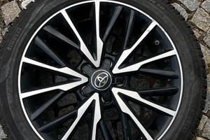 4 gomme antineve Pirelli Winter con cerchi in lega