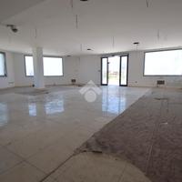 CAPANNONE A SAN GIOVANNI LA PUNTA