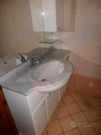 Mobiletto bagno in legno