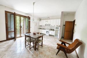 Appartamento di 120 m² con 4 locali e box auto a M