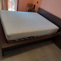 Letto matrimoniale con contenitore