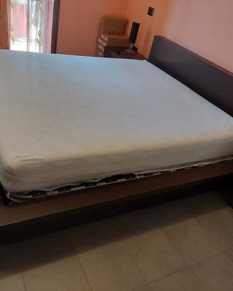Letto matrimoniale con contenitore