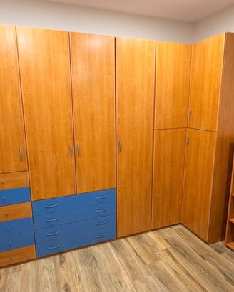 Cameretta completa in legno e azzurro