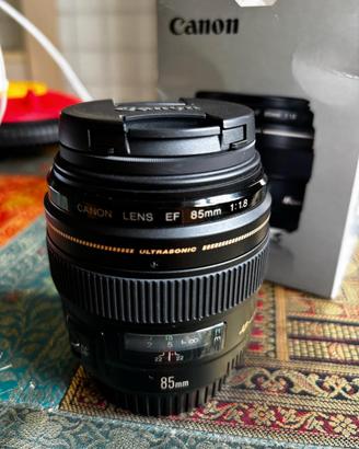 Canon EF 85mm f/1.8 USM