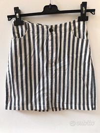 Minigonna a righe bianche e nere Brandy Melville