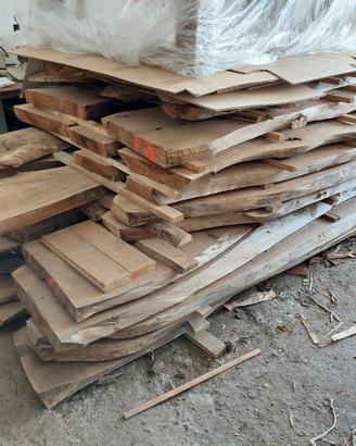 Stock di assi/tavole in noce massello stagionato