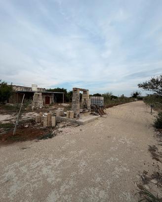 Terreno con piccolo rustico