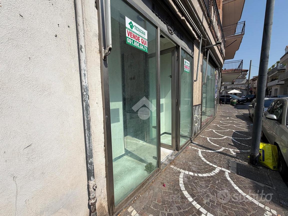 NEGOZIO A GIUGLIANO IN CAMPANIA - Vista 6