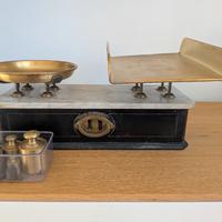 ANTICA BILANCIA, marca S & M,  in legno marmo e ot