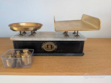 ANTICA BILANCIA, marca S & M,  in legno marmo e ot