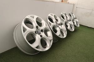 Cerchi in lega Citroen C3 16 ORIGINALI 9687753077