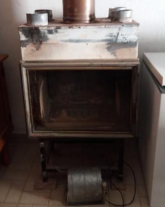 Inserto caminetto a legna ventilato canalizzabile