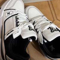 Lv sneakers 39