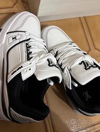 Lv sneakers 39