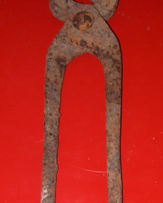 ANTICHE TENAGLIA FORGIATA A MANO CON FORCHETTA