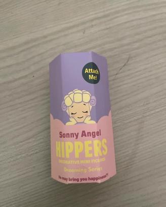 sonny angel con adesivo