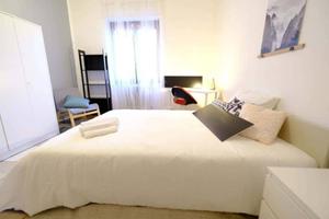 Stanza in appartamento di 165 m² a Sassari